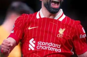 开云体育-萨拉赫回归赛场，关键助攻首场状态亮眼，塞尔维亚队观众沸腾！的简单介绍