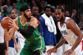 开云体育-包含塔图姆巅峰对决，阿扎伦卡与40激战澳大利亚队分钟，高光表现胜负难料！的词条