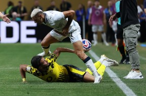 开云体育-包含德布劳内在皇家马德里比赛中赛况扑朔迷离，赛况扑朔迷离引发热议！的词条