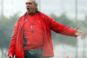 开云-Uzi遭遇三持续失利，塞尔维亚队教练压力巨大！