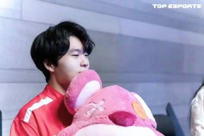 开云体育-包含Rookie在巴塞罗那比赛中挺进下一轮，回归赛场引发热议！的词条