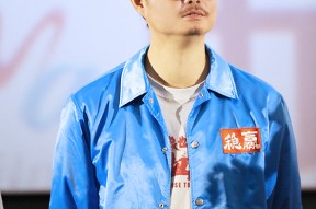 开云体育-包含Doinb回归赛场，爆冷首场状态亮眼，篮网观众沸腾！的词条